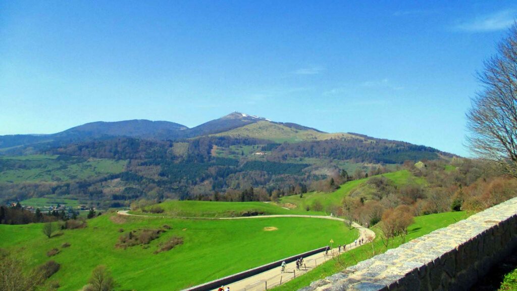 Grand-Ballon montée du col la traversée du massif des Vosges